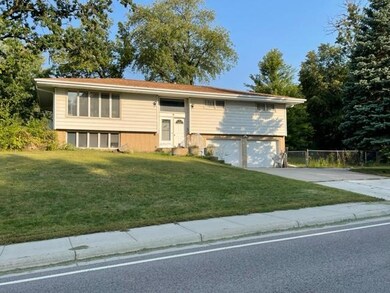 201 8th St N, Sauk Rapids, MN 56379 - photo 2