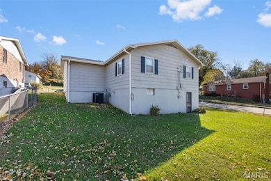 527 Lyndhurst Dr, Jackson, MO 63755 - photo 5