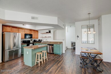 2402E5thSt-2