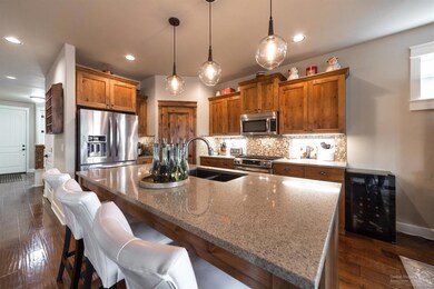 60418 Hedgewood Ln, Bend, OR 97702 - photo 3