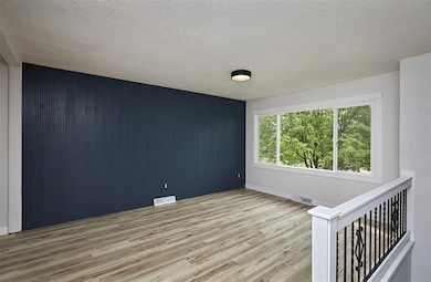 108 E Philip St, Des Moines, IA 50315 - photo 3