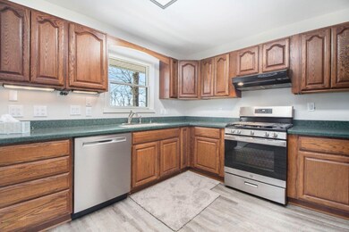 2238 Woodside kitchen