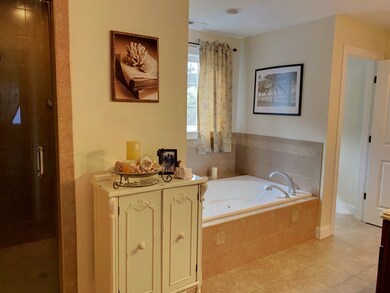 565 Malden St, Holden, MA 01520 - photo 7