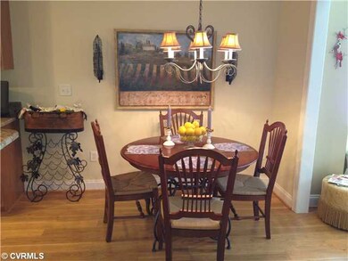 Kitchen - breakfast area
