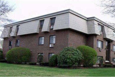 6 Hallmark Gardens unit 1, Burlington, MA 01803 - photo 2