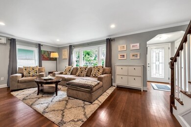 34 Redlands Rd, West Roxbury, MA 02132 - photo 5