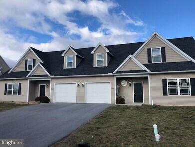 3669 Oakley Ln, Greencastle, PA 17225 - photo 2