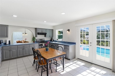 Eat in kitchen or room to add an Island