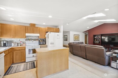 203 105th St SE, Everett, WA 98208 - photo 7