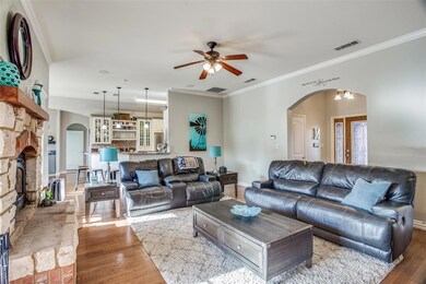 583 Windsor Ln, Springtown, TX 76082 - photo 4