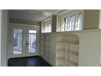 85 Lorraine Ave, Providence, RI 02906 - photo 5