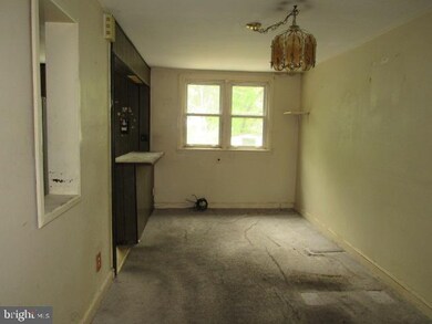 1215 Crestview Rd, Darby, PA 19023 - photo 4