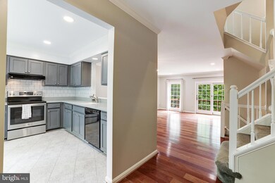 8103 Clifforest Dr, Springfield, VA 22153 - photo 6