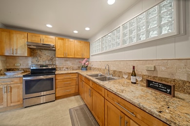 1808 Waianuenue Ave, Hilo, HI 96720 - photo 5