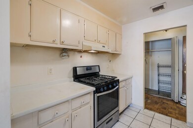 5 Louisburg Square unit 11, Nashua, NH 03060 - photo 2