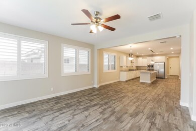 005-photo-living-room-11139674