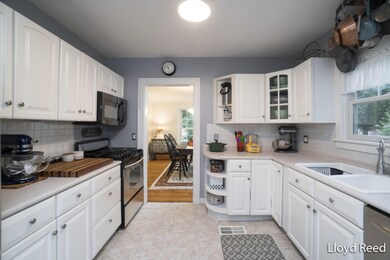 Kitchen Photo 3