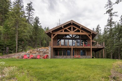 Wonderful Deck to Enjoy the Views