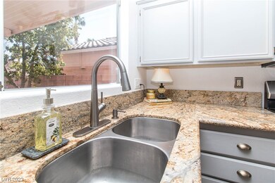 2652 Pine Run Rd, Las Vegas, NV 89135 - photo 5