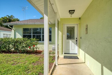 Front Exterior / Entryway