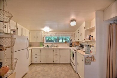 112 Savage Creek Rd, Grants Pass, OR 97527 - photo 2