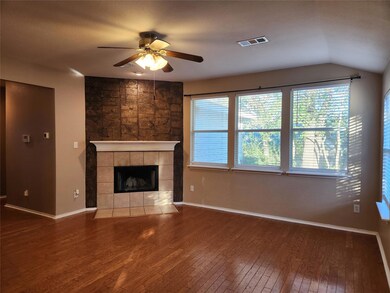 3913 Chimney Rock Dr, Denton, TX 76210 - photo 3