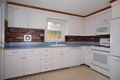 55 Macon Rd, Burlington, MA 01803 - photo 7