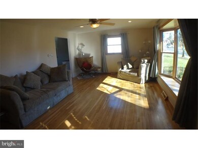 3413 Lehigh St, Whitehall, PA 18052 - photo 4