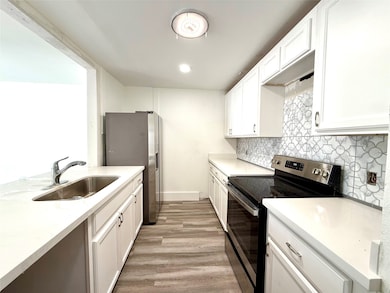 5506 Beverlyhill St unit 8, Houston, TX 77056 - photo 5