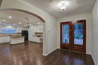 10115 Cedar Creek Dr, Houston, TX 77042 - photo 3