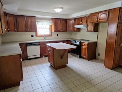 Updated Kitchen, tile flooring. No refrigerator