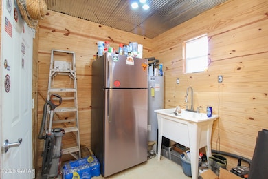 300 Fescue Rd, Saltillo, TN 38370 - photo 3