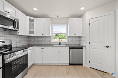 1204 S Martin Luther King jr Ln unit A, Temple, TX 76501 - photo 6