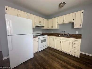 1225 New Hope Ln unit B, Winston Salem, NC 27105 - photo 2