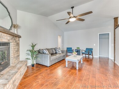 400 E Waco St, Broken Arrow, OK 74011 - photo 4