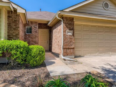 2001 Prescott Downs Dr, Denton, TX 76210 - photo 3