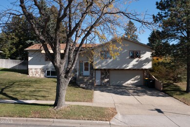 1135 N 26th St, Bismarck, ND 58501 - photo 3