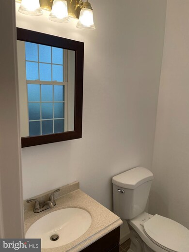 347 Union Aly, Pottstown, PA 19464 - photo 3