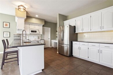 15745 Dearborn St, Overland Park, KS 66223 - photo 4