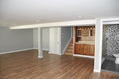 405 Oak St, Cresco, PA 18326 - photo 5