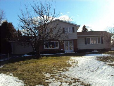 Exterior Front WELCOME TO 44 KEVIN DRIVE
