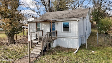 917 W Emerald Ave, Knoxville, TN 37921 - photo 2