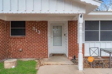 513 E Redbud Dr, Hurst, TX 76053 - photo 4