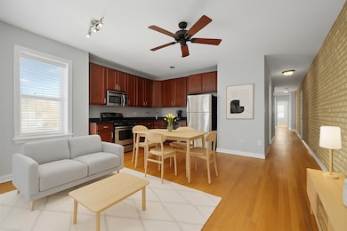 2531 W Berwyn Ave unit 3, Chicago, IL 60625 - photo 3