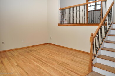 12 Lillian Drive 070