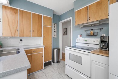 704 W Madison St, Hastings, MI 49058 - photo 5