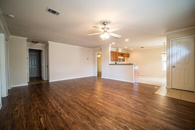 905 Grenshaw St unit A, Houston, TX 77088 - photo 4