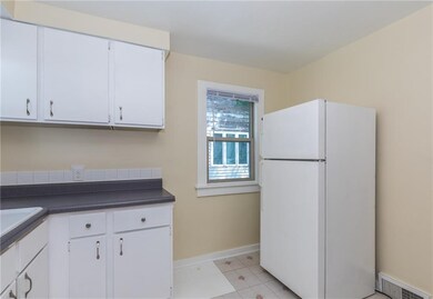 1421 Clinton Ave, Des Moines, IA 50313 - photo 7