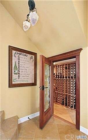 580 bottle temperature controlled wine cellar