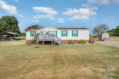 107 Riverfield Dr, Statesville, NC 28625 - photo 2